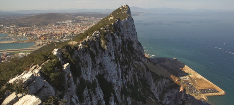 Londres convoca al embajador español por una «grave incursión» en aguas de Gibraltar