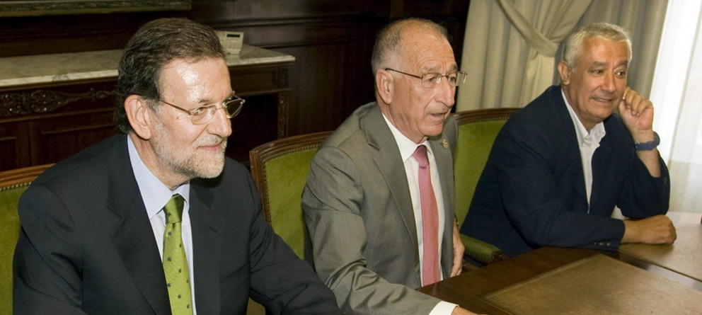 Gabriel Amat ‘enchufa’ como funcionarios a 300 empleados de la Diputación de Almería