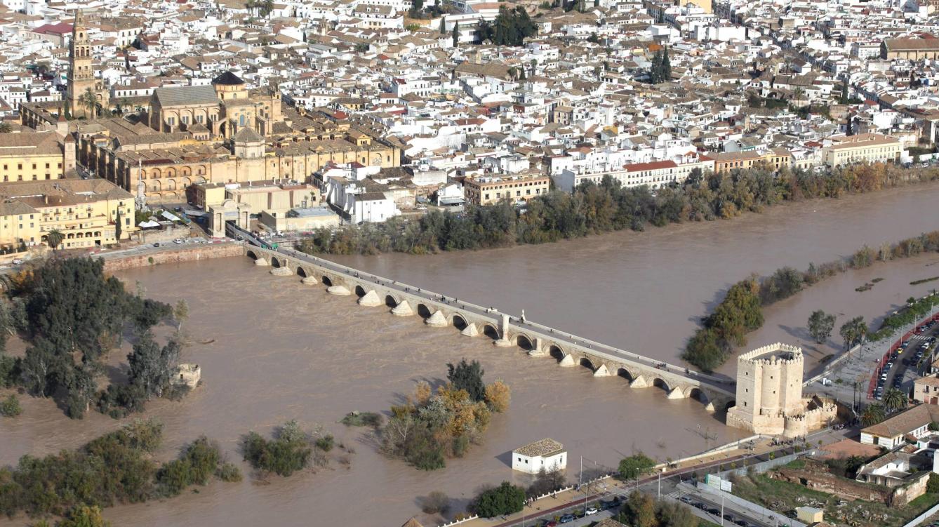 Investigan el inflado en 900.000 € de obras del Guadalquivir en Córdoba
