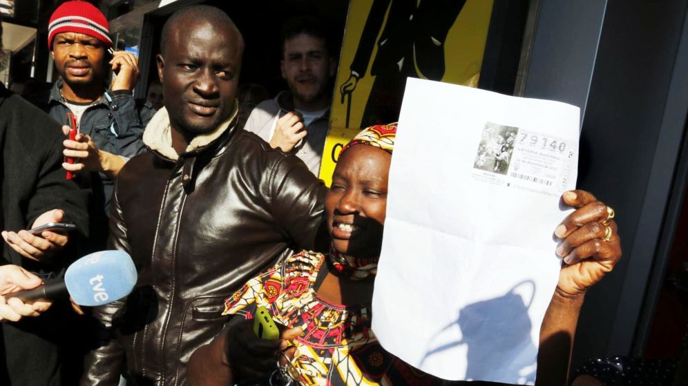 12.13 horas: el Gordo cambia la vida a un senegalés que llegó hace ocho años en patera