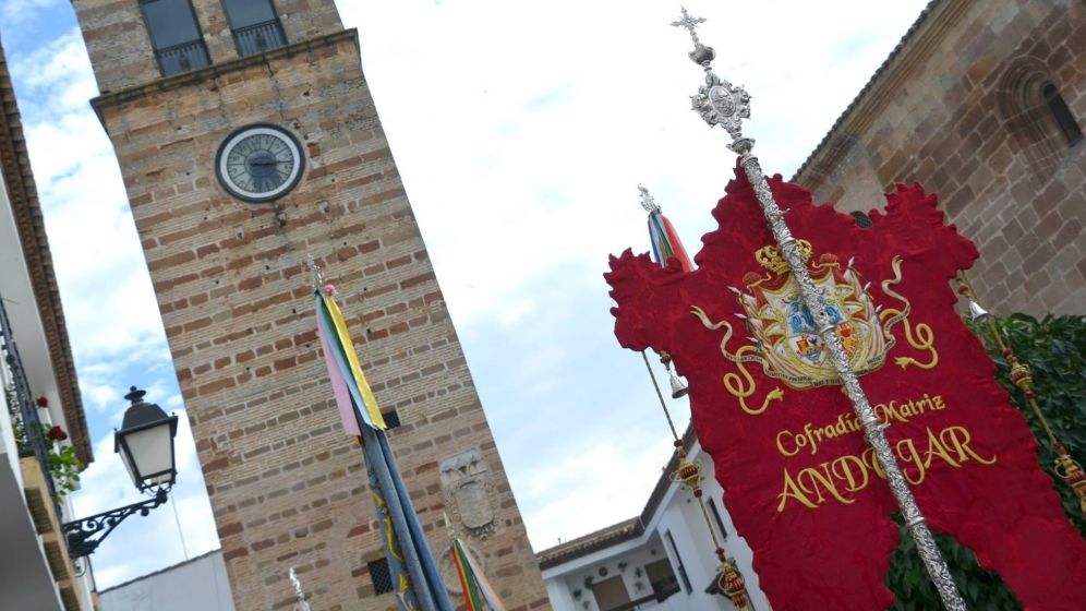 Estalla la guerra en el Santuario de la Cabeza